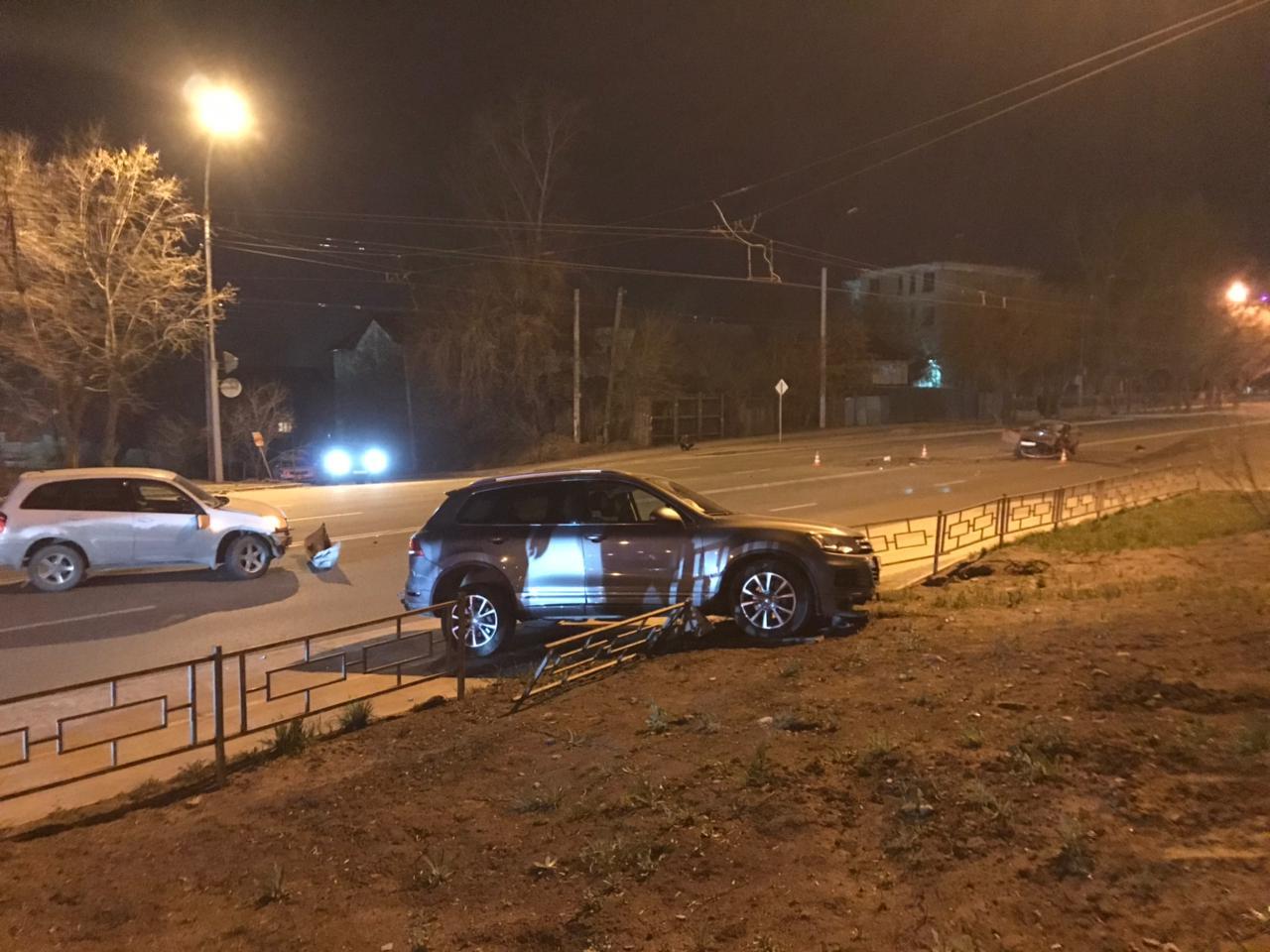 Фото Пьяный водитель на «Тойоте» устроил массовое ДТП с пострадавшими в Новосибирске 2